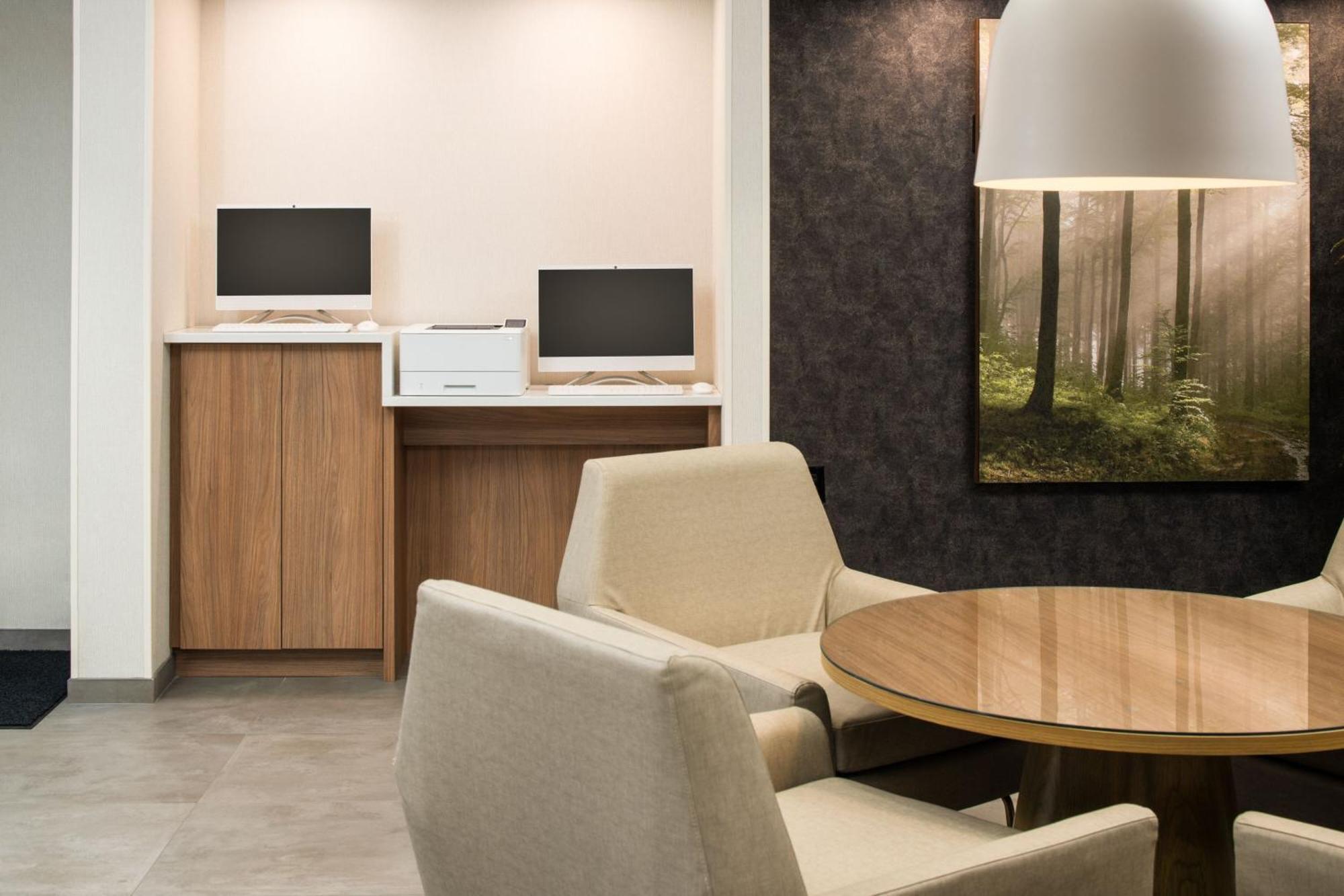 Fairfield Inn & Suites By Marriott Portland Airport Exterior photo